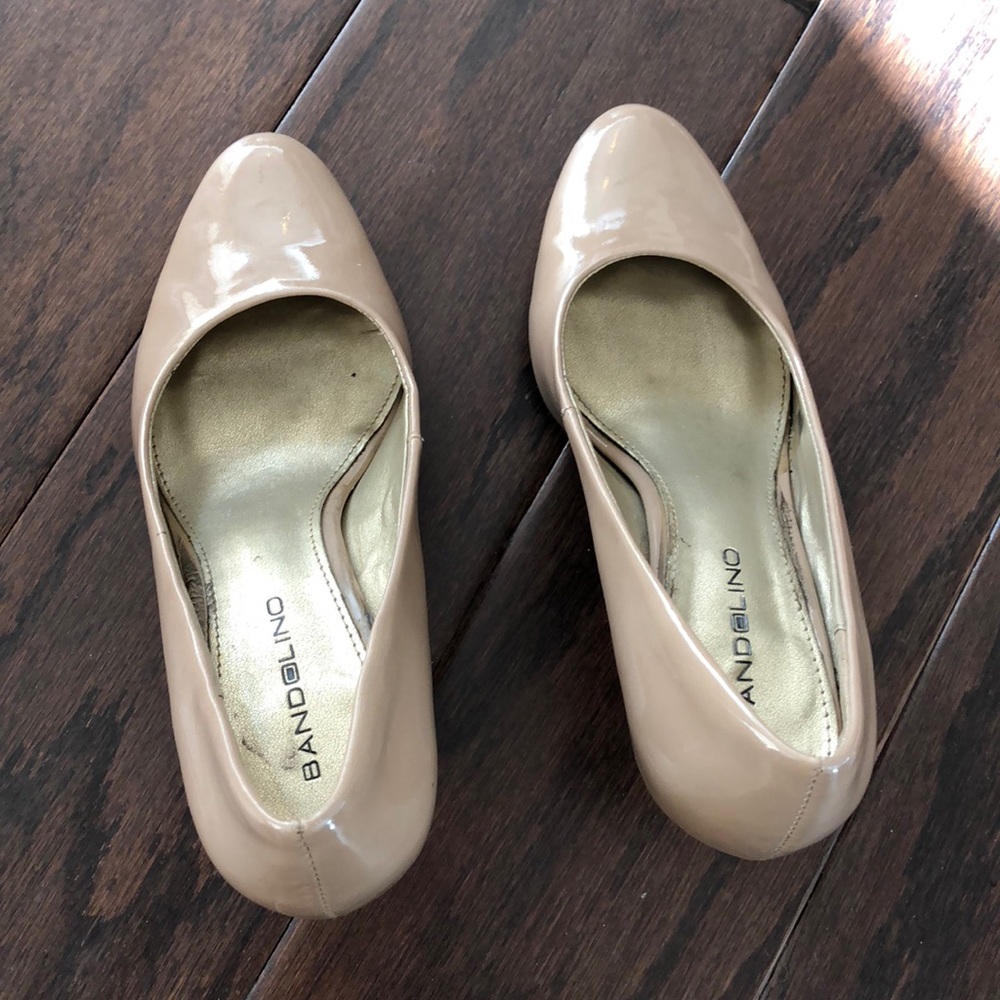 Bandolini nude pump